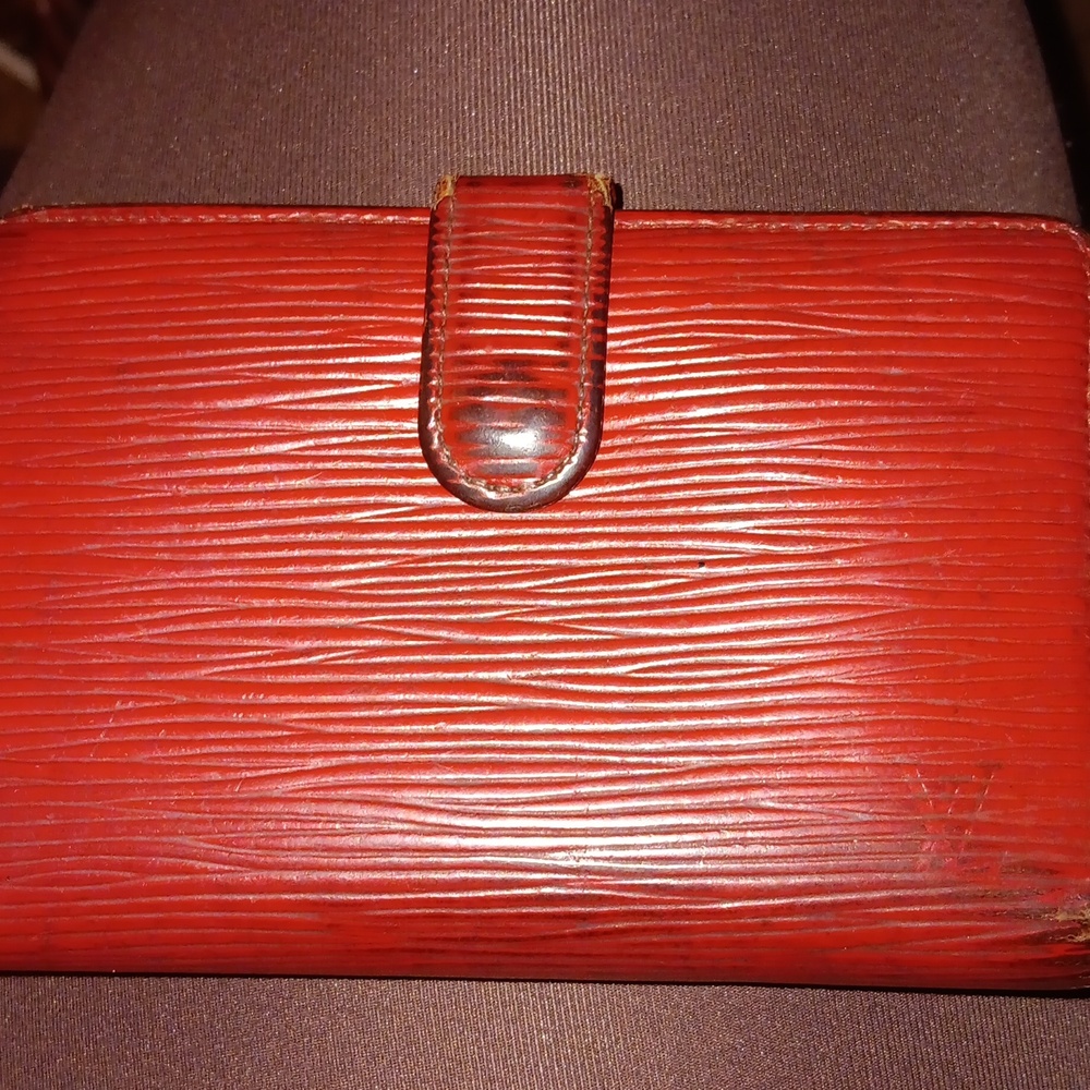 Louis Vuitton red epis wallet in used condition authentic ❤️